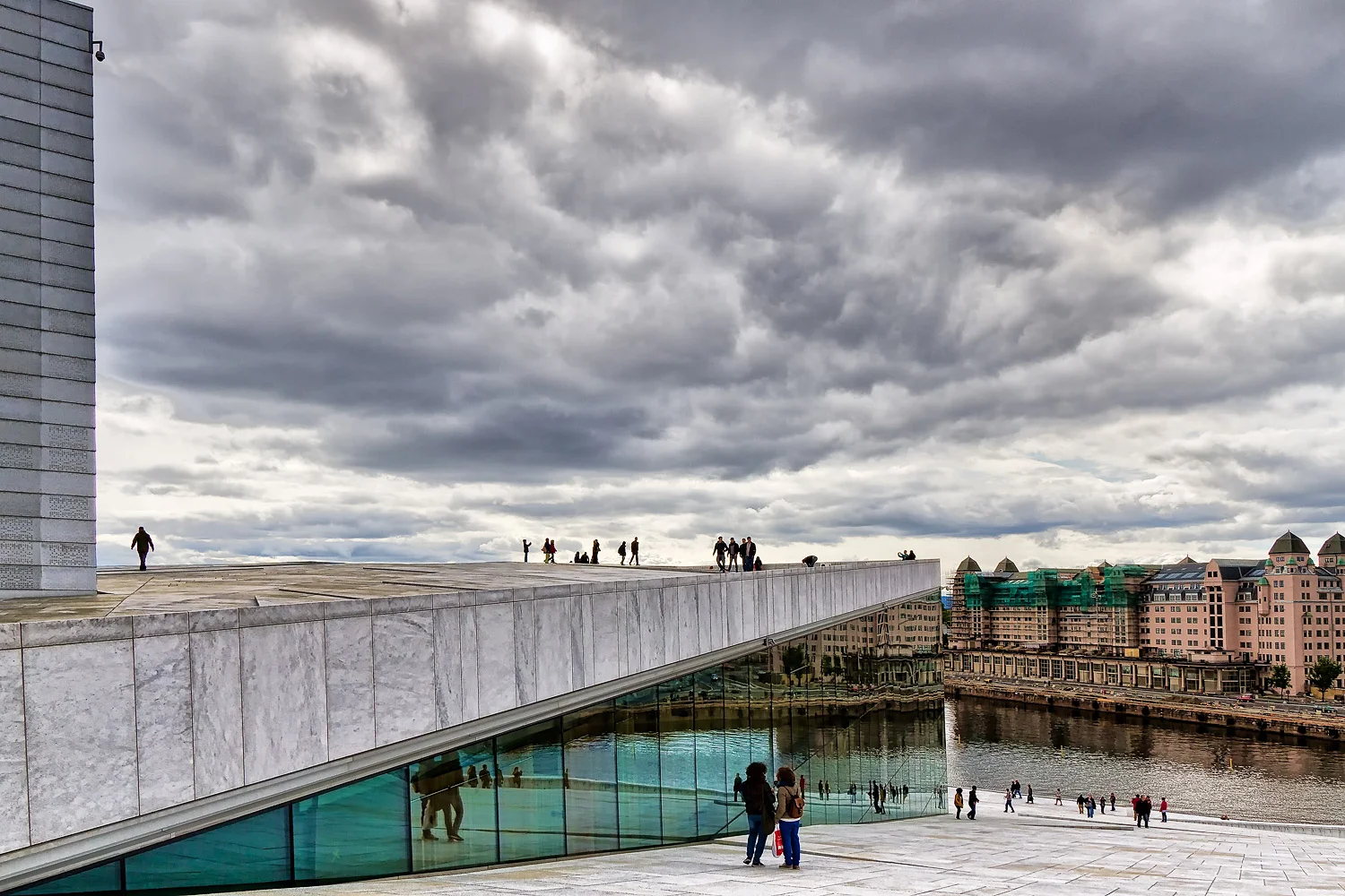Operahuset 3. 17mm | 1/400th sec | f8 | ISO100