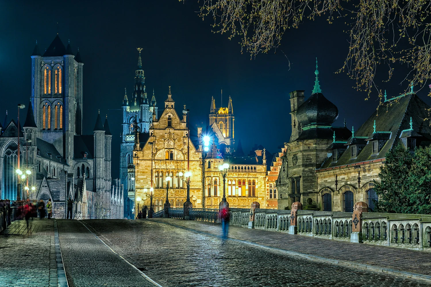 Ghent at night - 38mm | 8.0 sec | f8 | ISO100