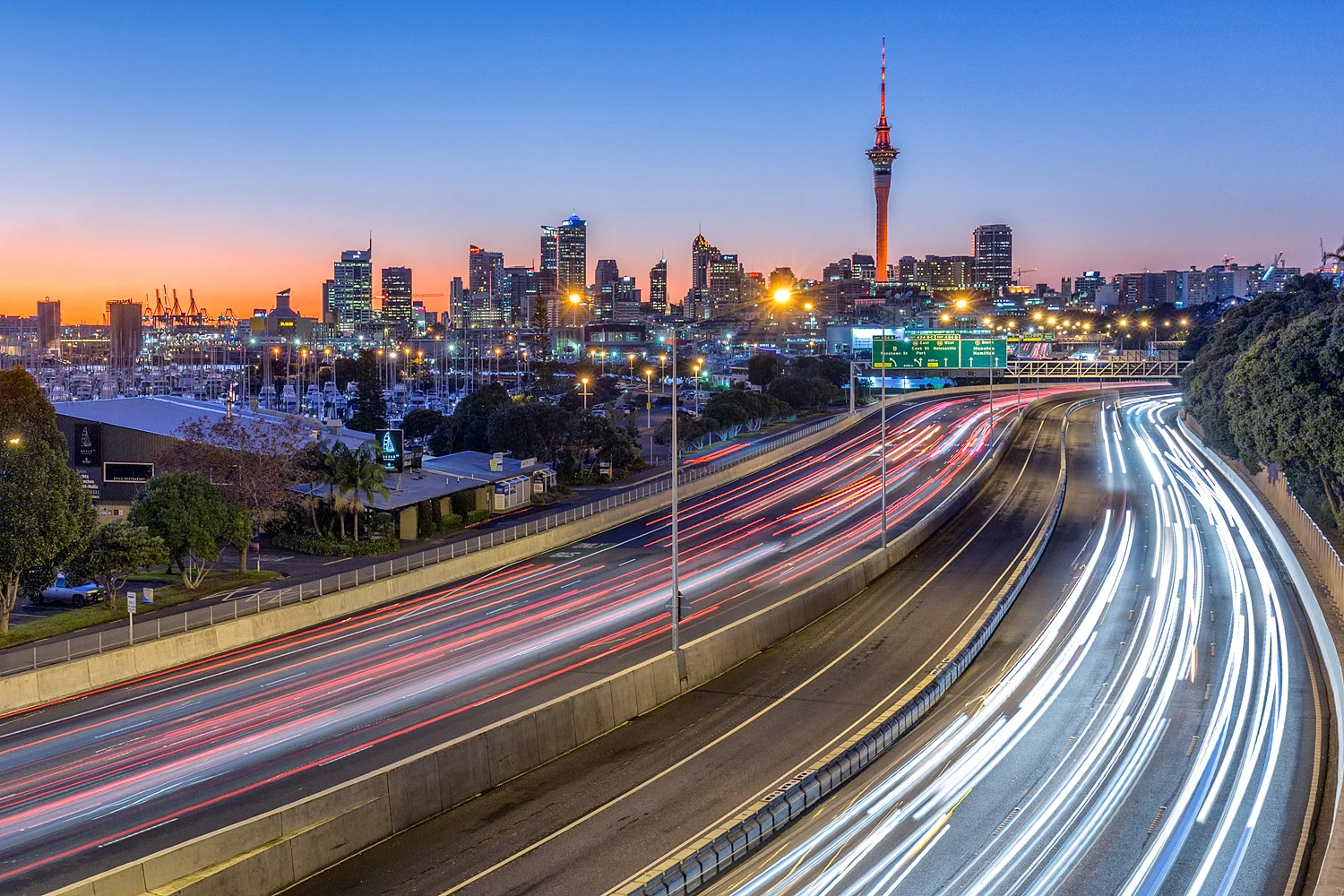 Auckland City from the Shelly Beach Road overpass | 35mm | 3.2sec | f8.0 | ISO100