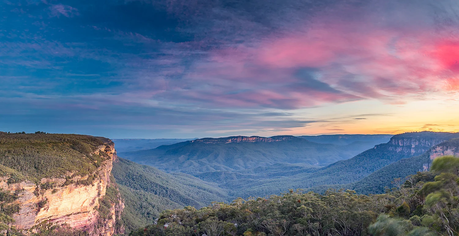 Dusk over the Valley | 2 shot panorama | 16mm | 8.0sec | f8.0 | ISO200