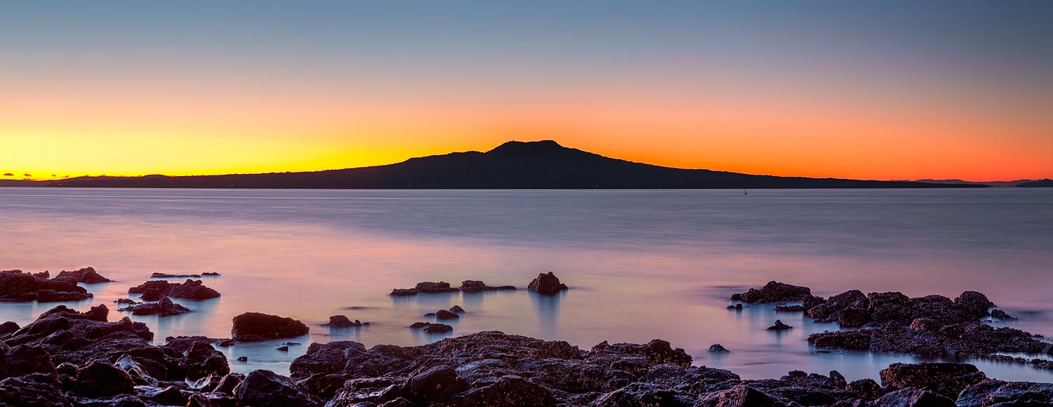 Rangitoto Island at dawn panorama | 6 shot pano @ 92mm | f8.0 | 10 sec & 30 sec | ISO100