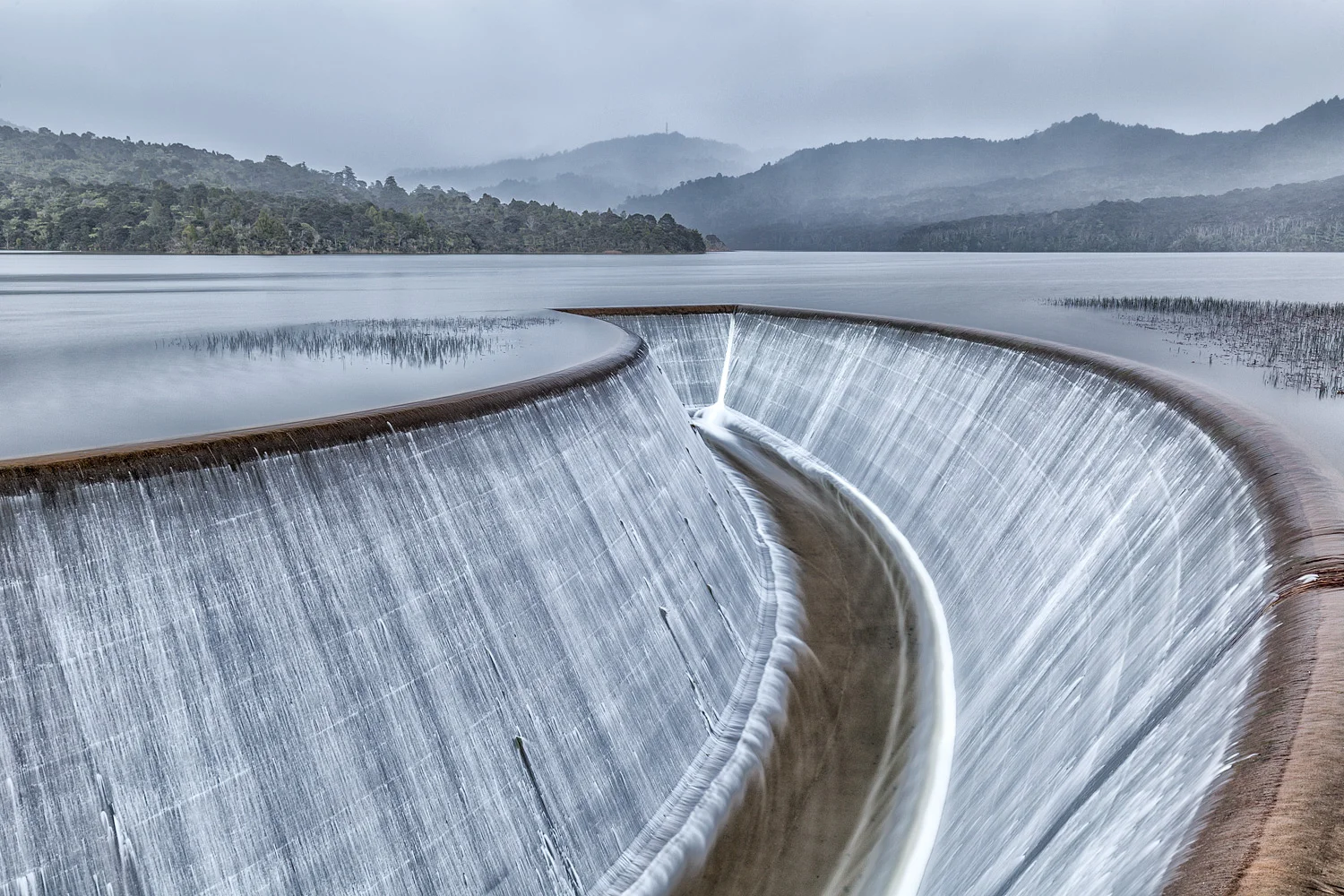 Lower Nihotupu Reservoir | 27mm | 25sec | f16 | ISO100