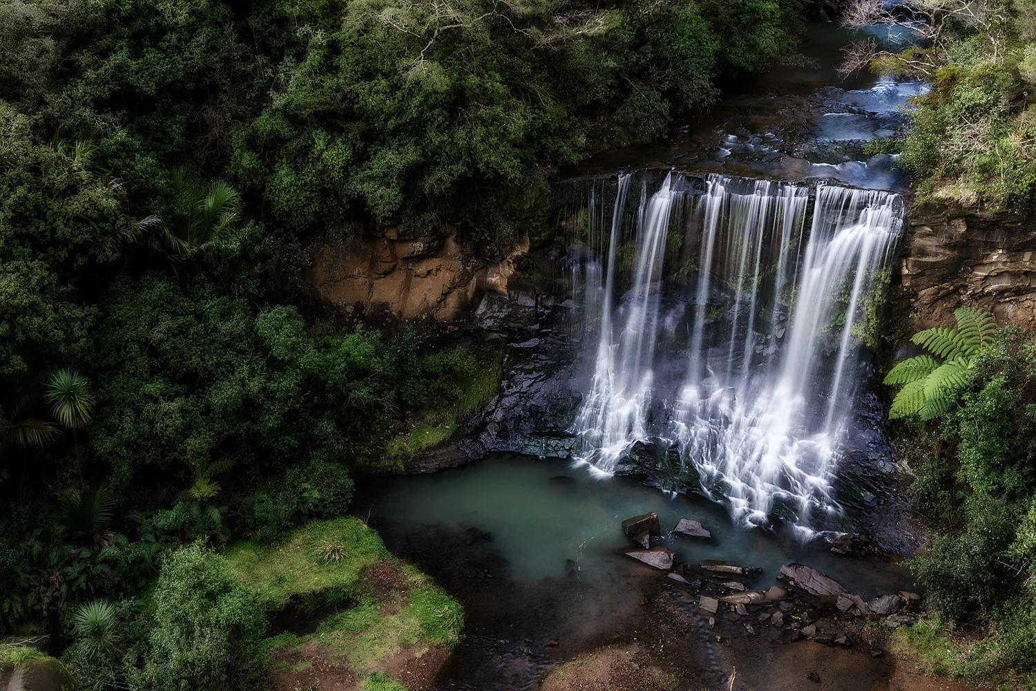 Mokoroa Falls | 25mm | 2 exposures @ 0.3 & 1.3sec | f13 | ISO100