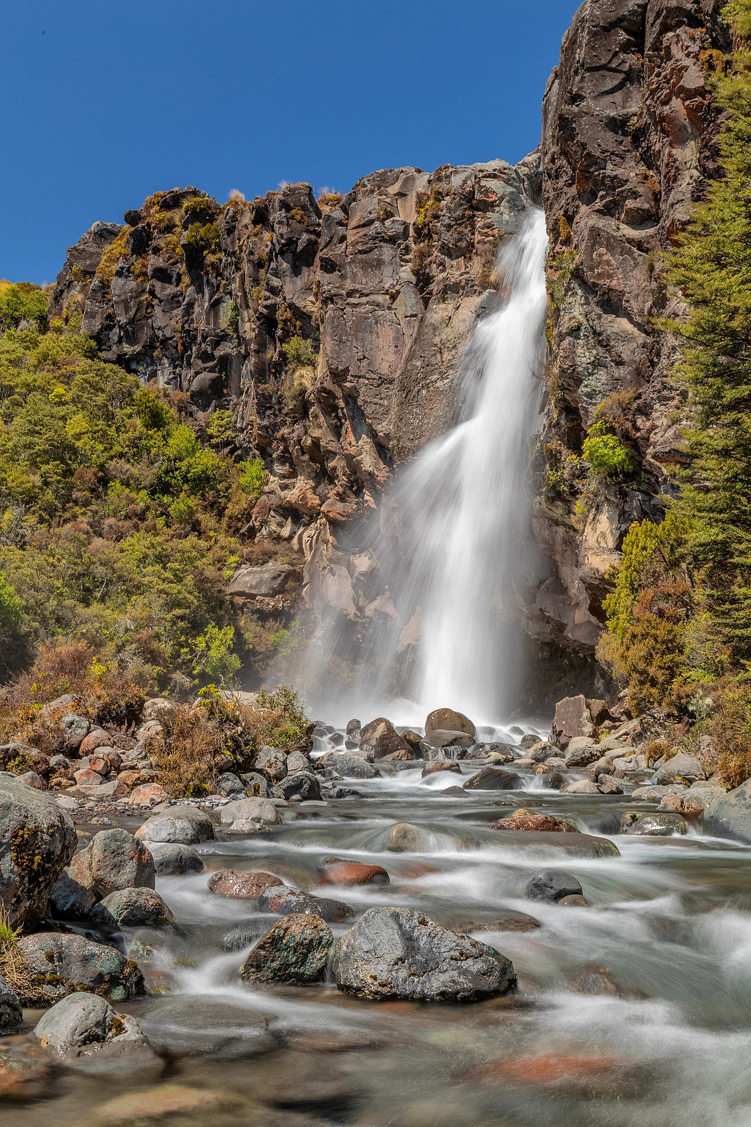 Taranaki falls | 47mm | 2x exposures @ 0.3 & 1.3 sec | f16 | ISO100