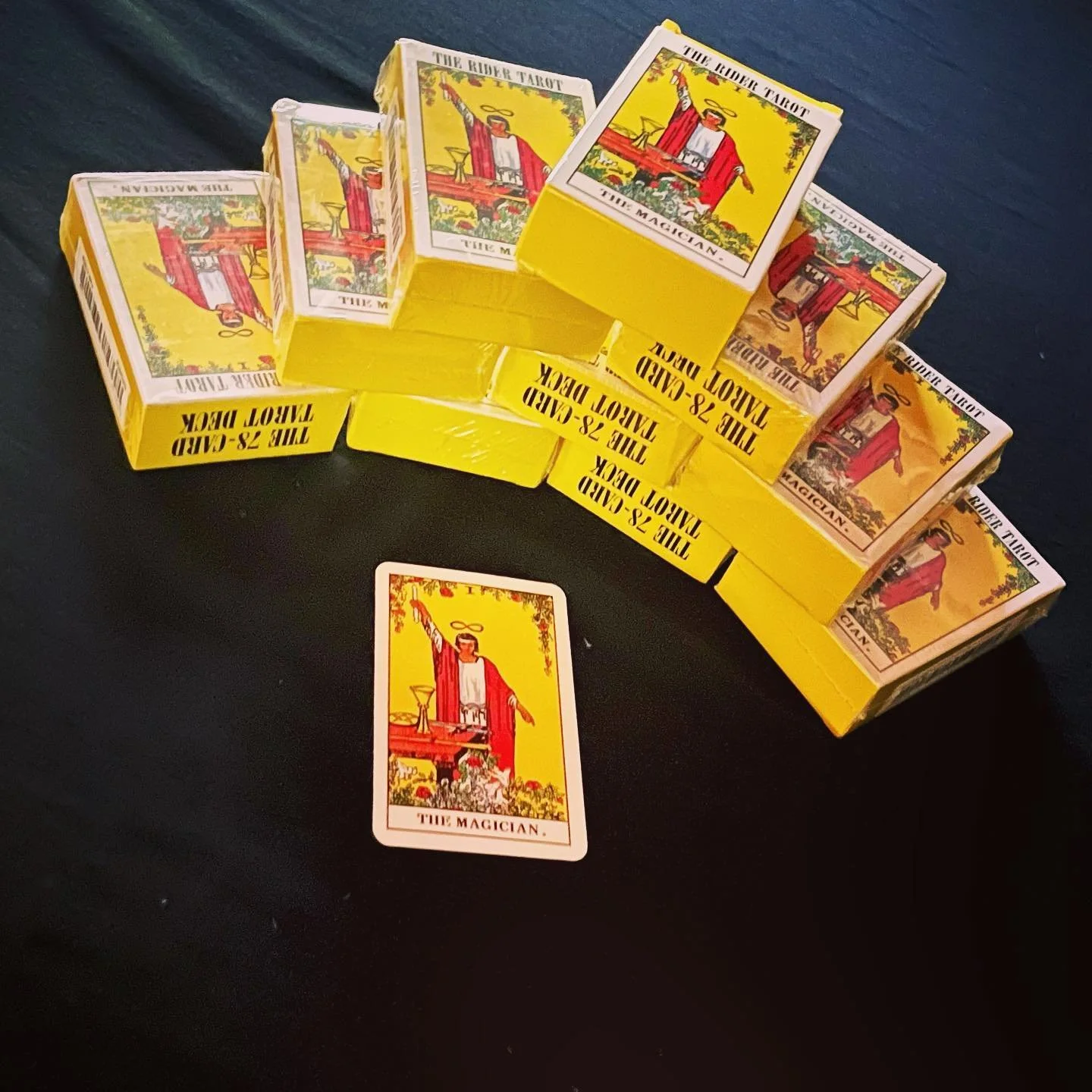 Something spooky coming soon!

#tarot #magic #bizarreart #mentalism #mindreading #spookyseason #magician #witchwalk #printerscabinetandcuriosities