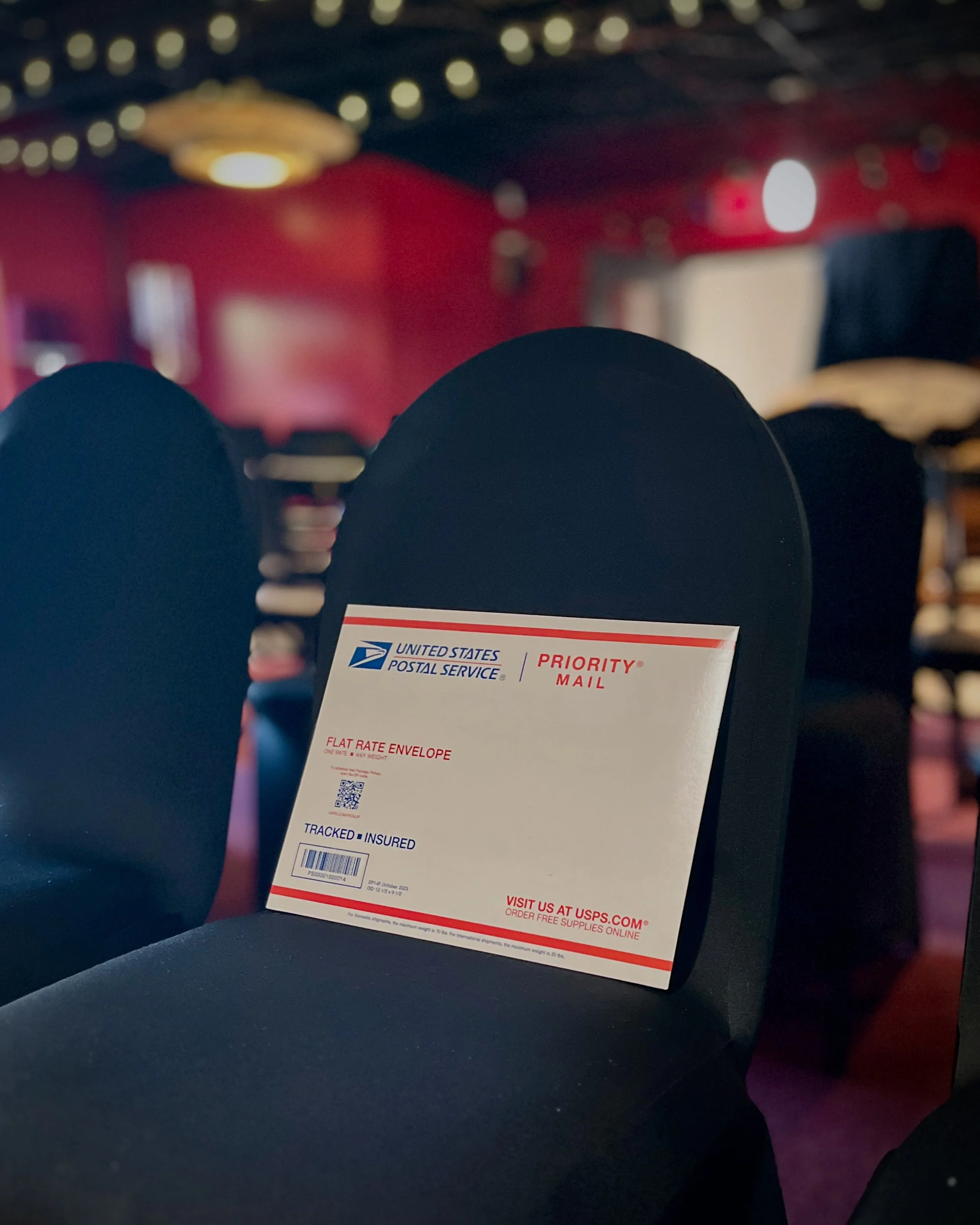 THE MOMENT BEFORE

It will sit there quietly for most of the evening.

Just one of the many things waiting to be discovered.

The Moment Between
Tonight at The Glen.

#TheMomentBetween #TheMomentBefore #FranklinPA #Mentalism #behindthescenes