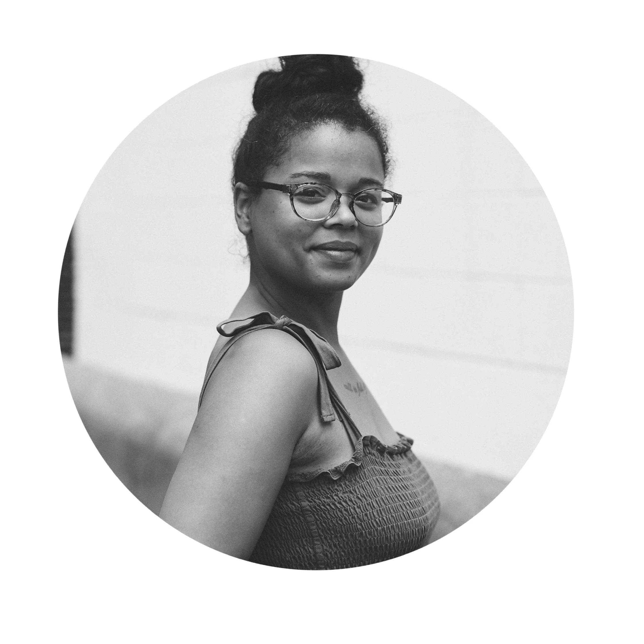 Devin Softley is the assistant and second shooter, having worked with Ben for over two years. Her role includes fulfilling operational tasks, creating albums, anticipating client and photographer needs during a shoot, and taking complimentary photos at weddings and events.