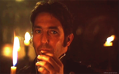 CiaranHinds.gif