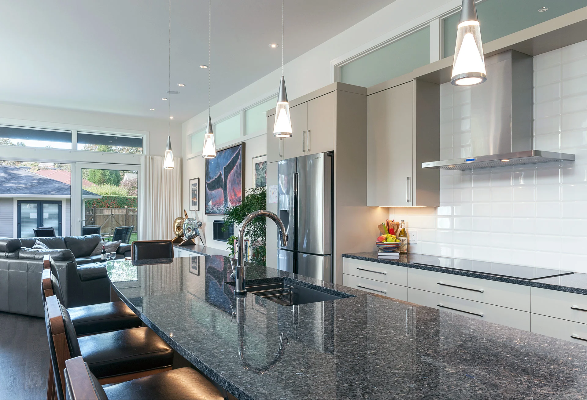 kitchenbar-flat.jpg