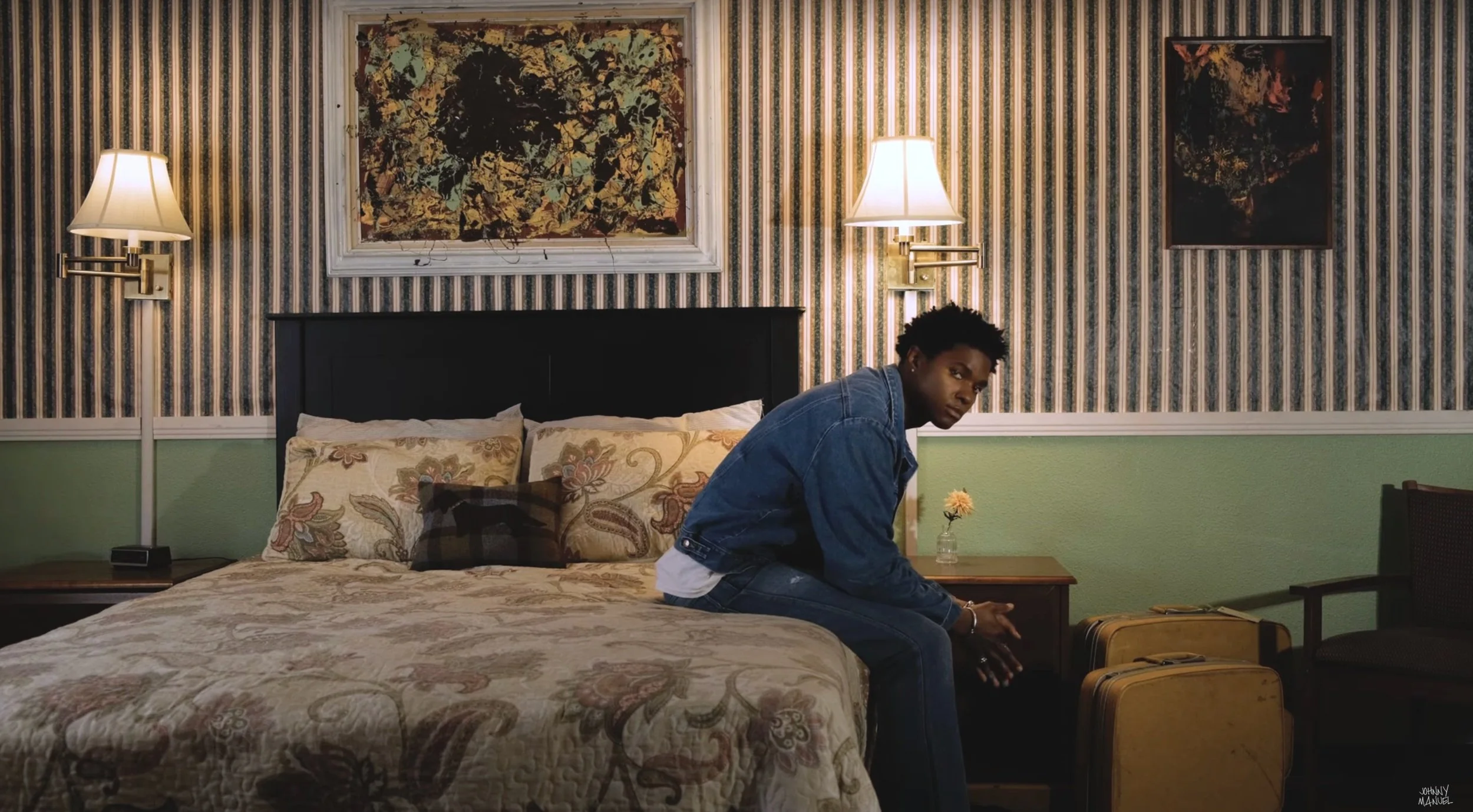 Johnny Manuel - What Am I