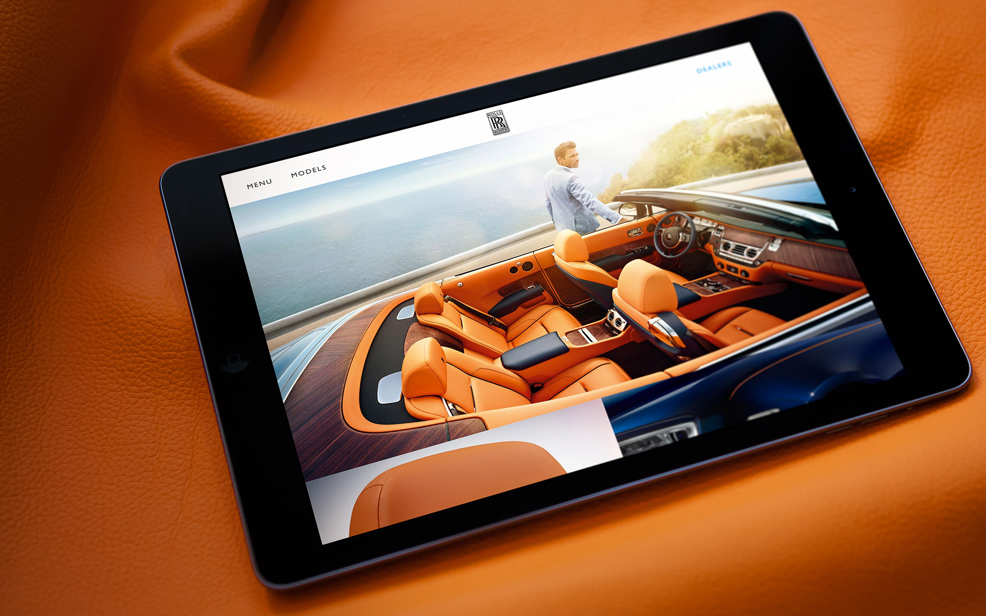 01_Dawn-on-orange-leather.jpg