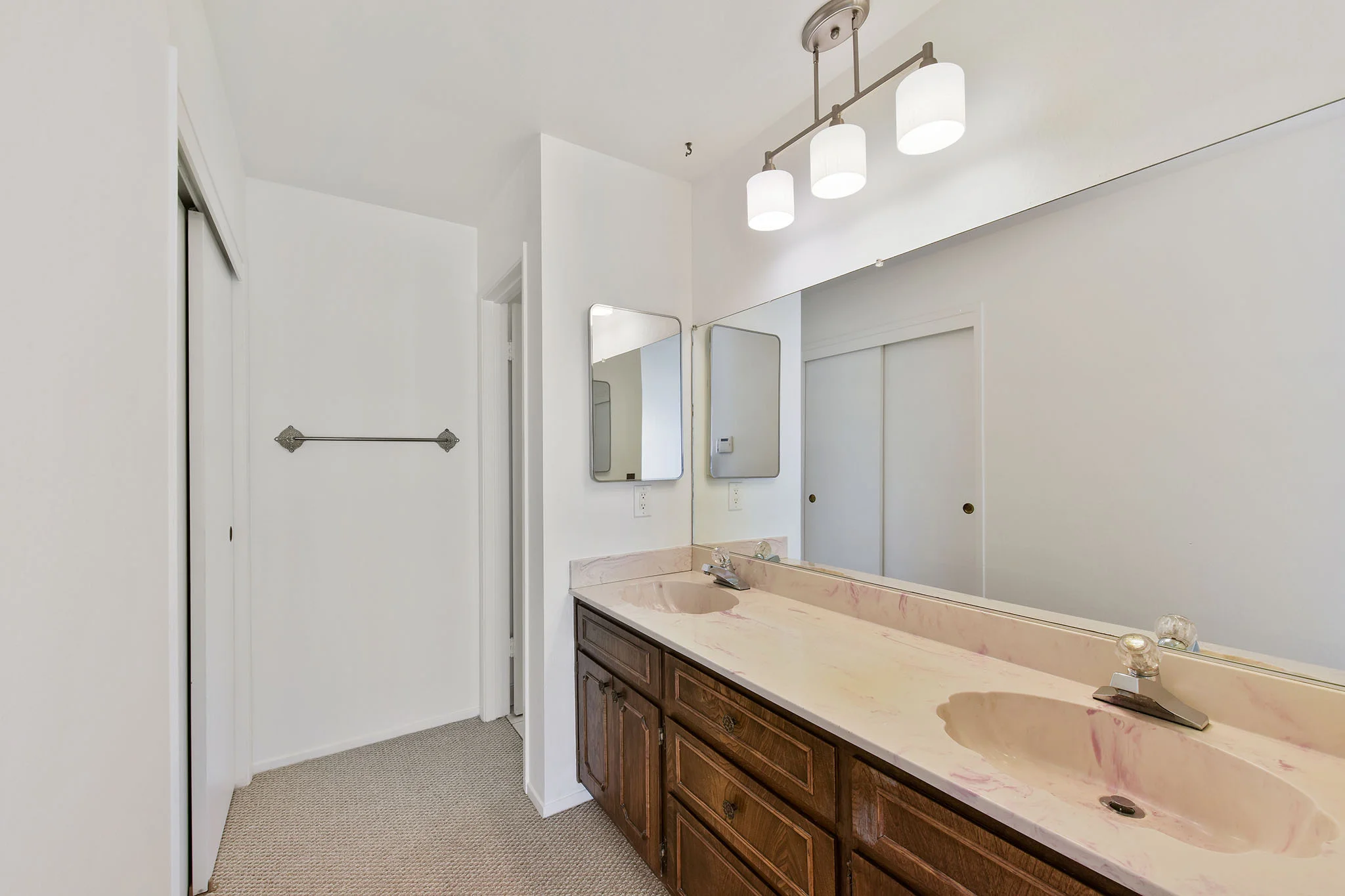 Master Bathroom.jpg
