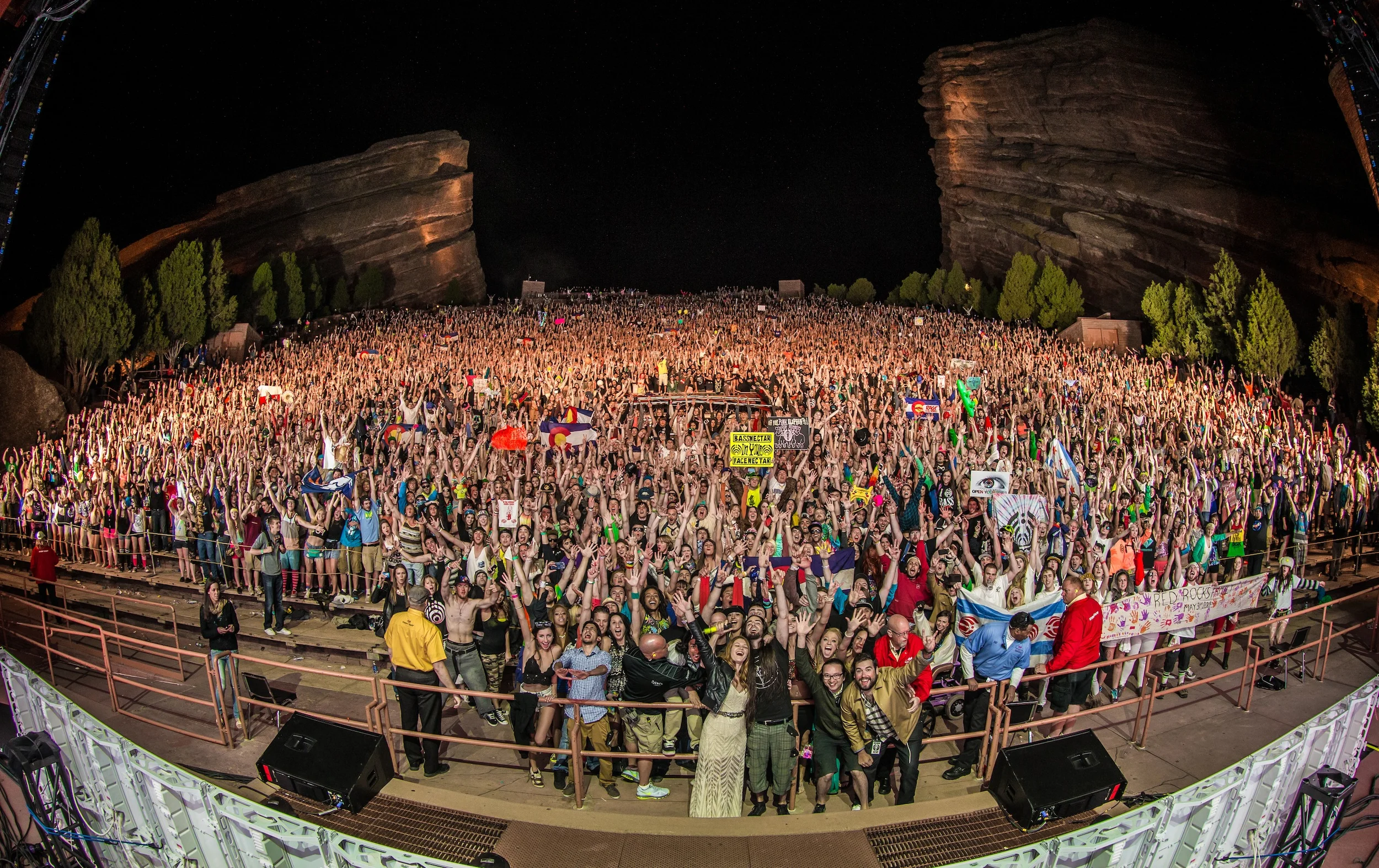 bn-familyphoto20130531-redrocks-alive_media-rs.jpg