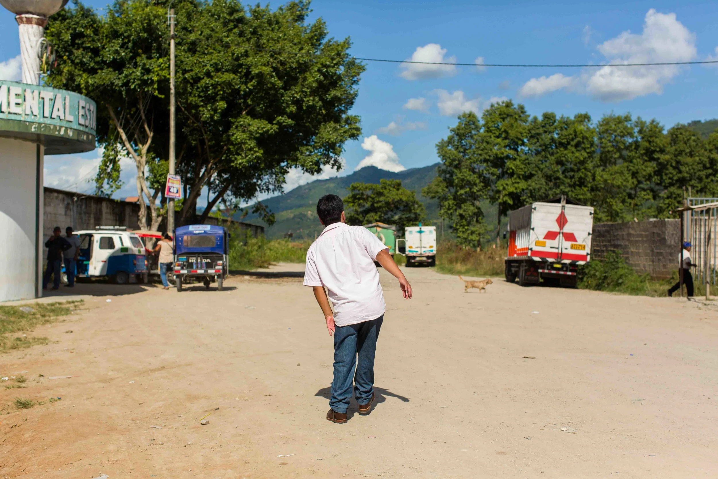 Luis contracted polio in 1991.  His adoptive mother took him for just one dose of vaccine, instead of the recommended 3. He hopes polio is soon eradicated. Pichanaki, Peru.