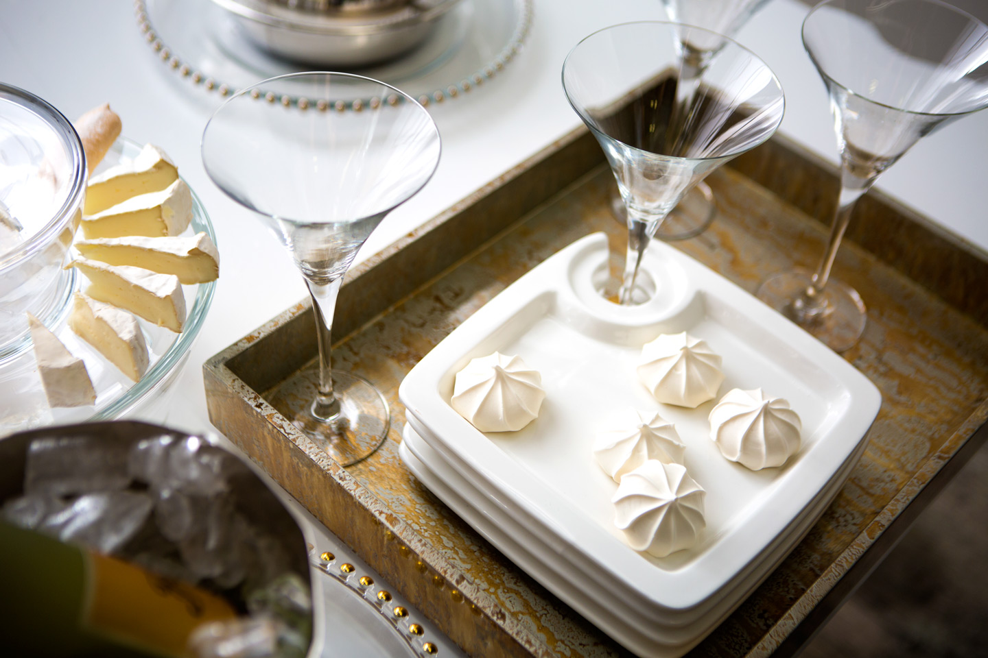 appetizer-plates-with-drink-holders.jpg