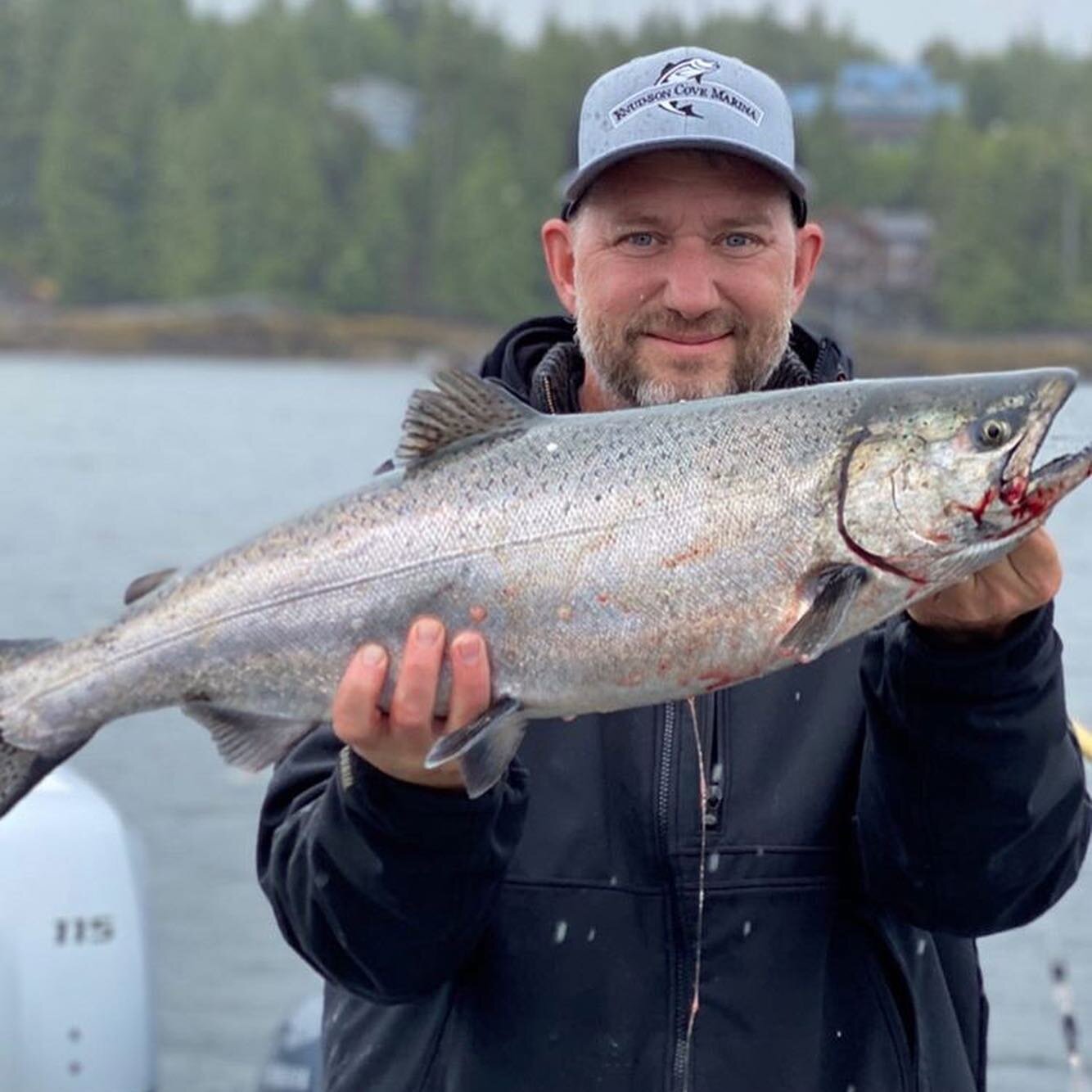 Some awesome shots from @smoelkcalls thanks so much for sharing - and for fishing at knudson cove! 👍
book your trip today by emailing reservations@knudsoncove.com ! 
-
-
-
#knudsoncovemarina #ketchikan #alaska #travelalaska #travelak #alaska  #fishi