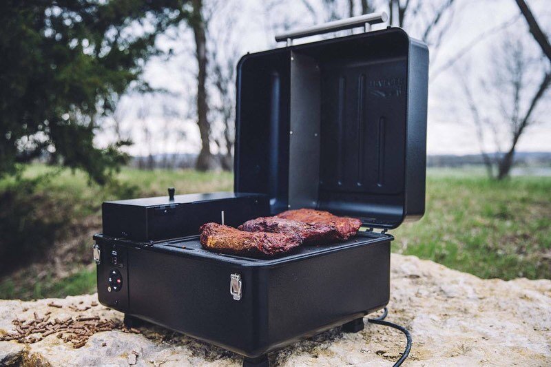 Thinking of a gift for your favorite griller? we have a Traeger Ranger and Traeger Scout in stock- portable wood pellet grill &amp; smoker. No need to wait for the long (&amp; expensive) shipping times from down south! 🥩
-
-
#traeger #ketchikan #knu