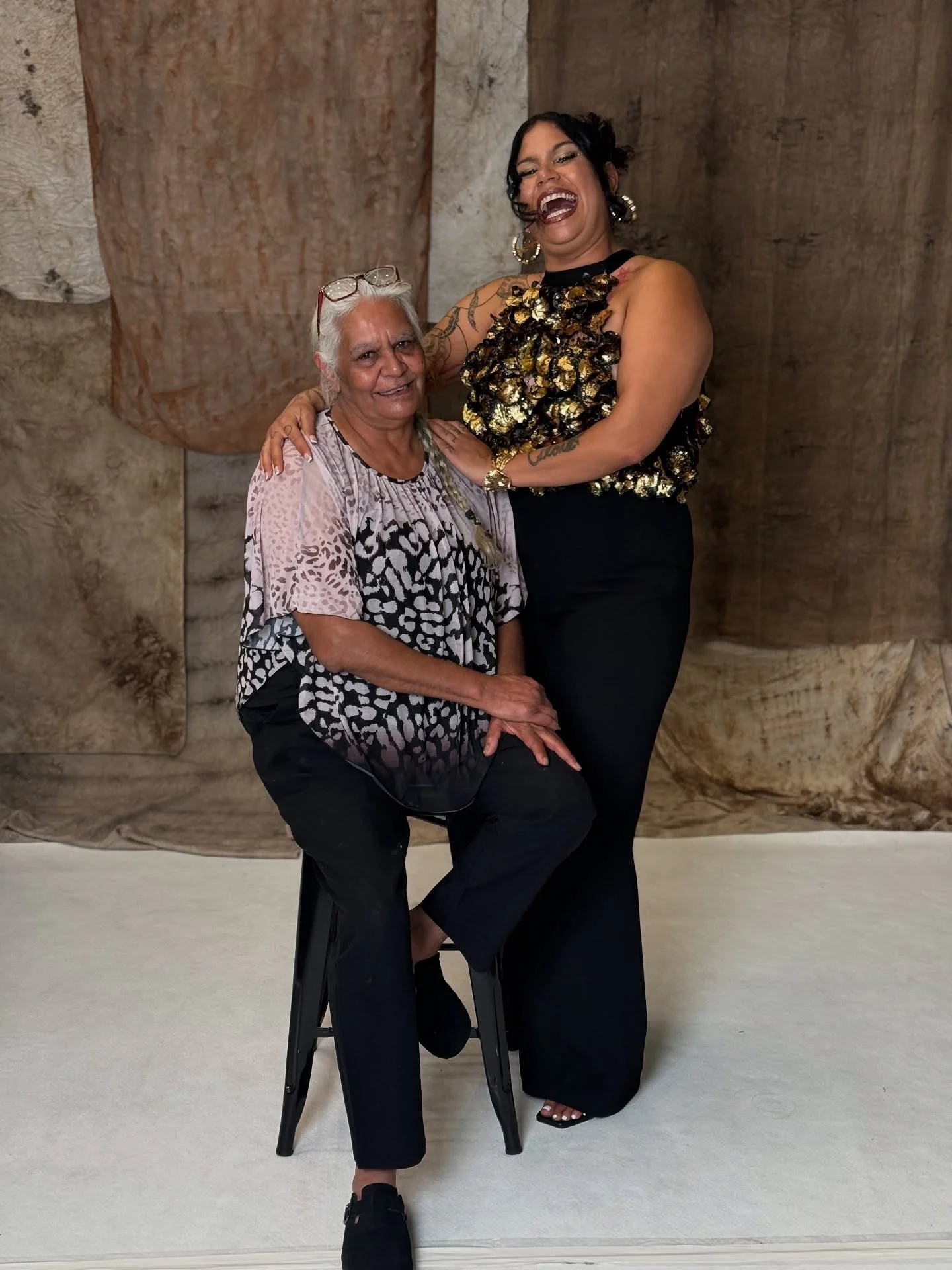 LARRAKIA DAY ONE

@barkaa__ performs at 10th anniversary of #countrytocouture on Larrakia Country.

Show One

Big Tidda wears @sarritaking_artist X @edition.label, custom earrings by 

Show Two
Big wears @cqaboriginaljewelry custom Jacaranda Seed Pod