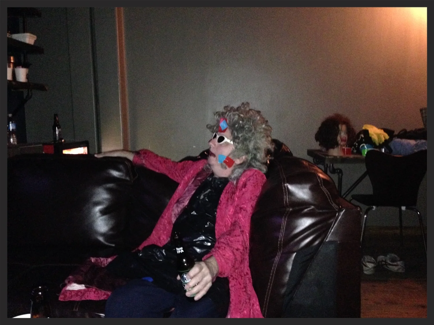 Gary knows how to relax before showtime, with or without Linda...
