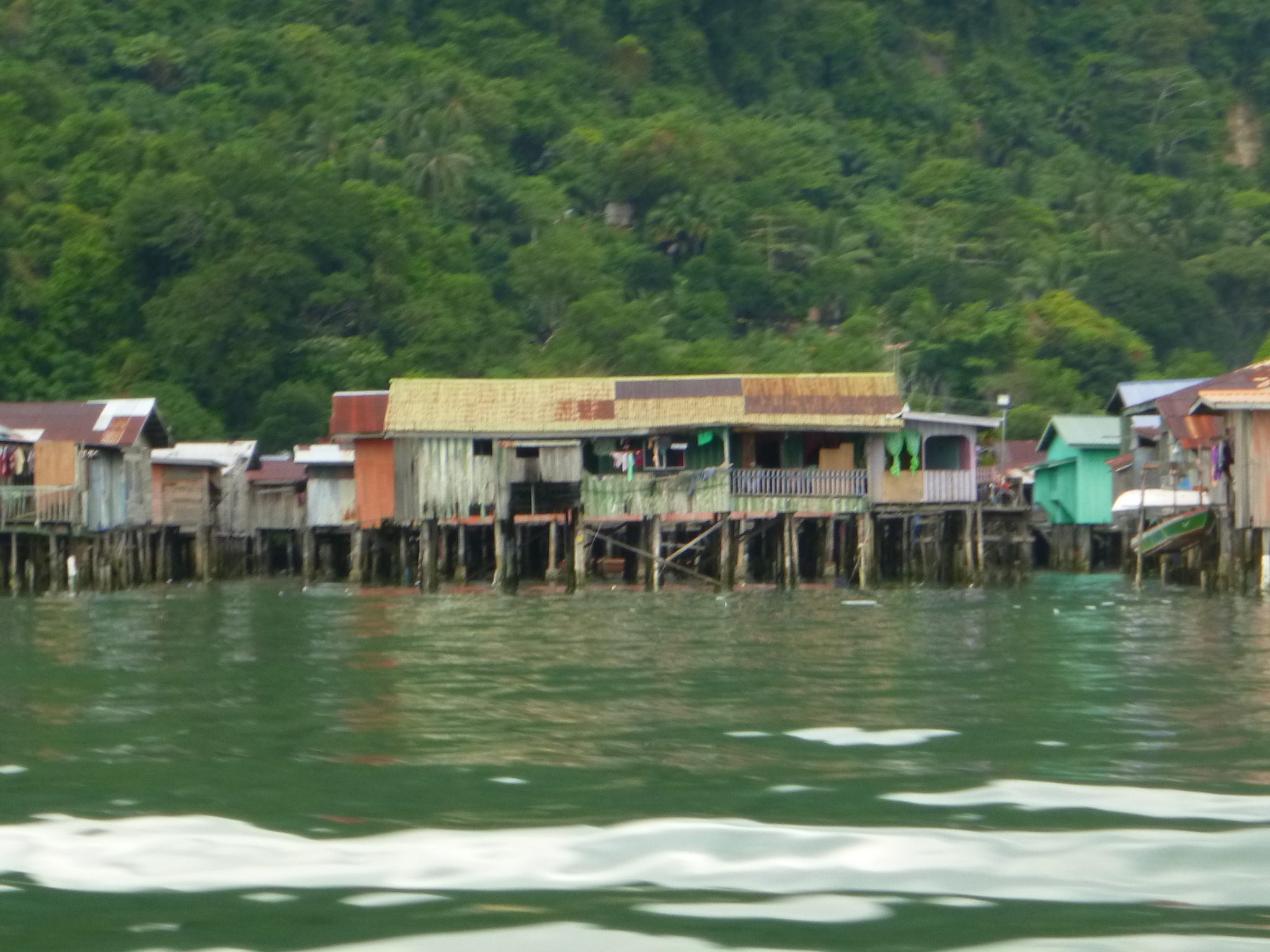 This is a stilt village on the coast of Sabah that we passed on the way to Pulau. 
