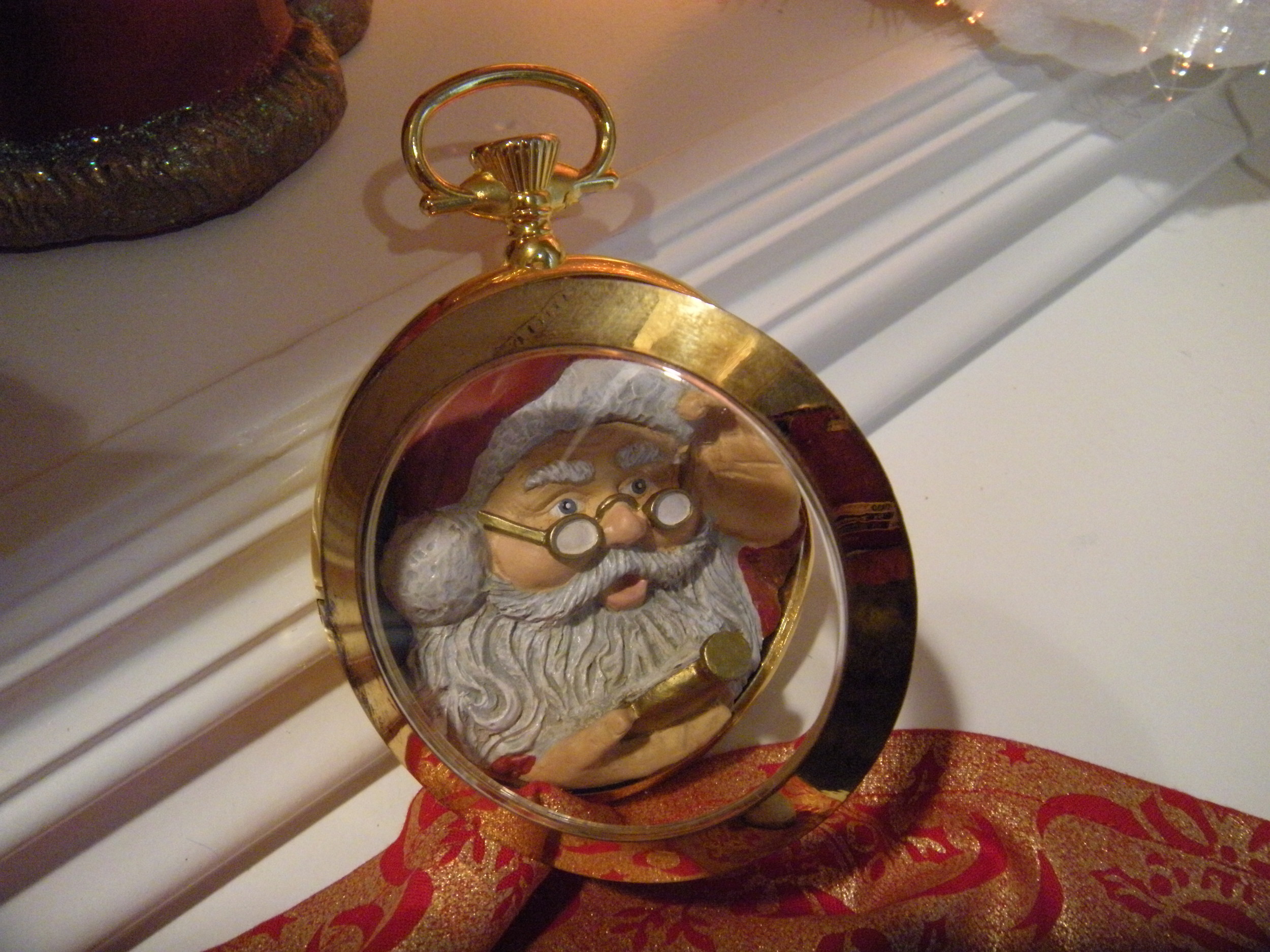 This is one of my favorites--the Santa in the pocket watch is looking at his pocket watch. 