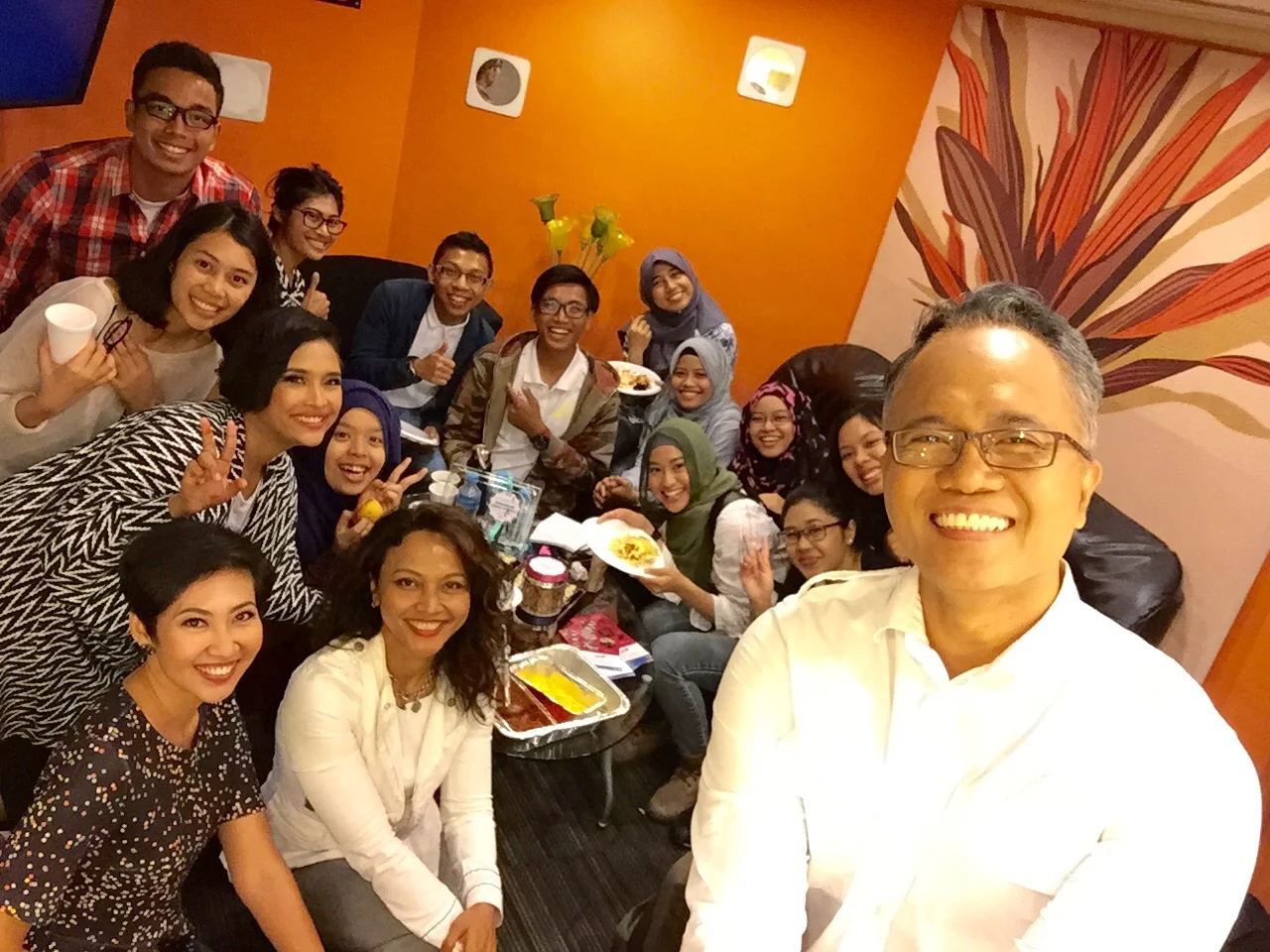 Selamat menyambut Hari Wanita Sedunia