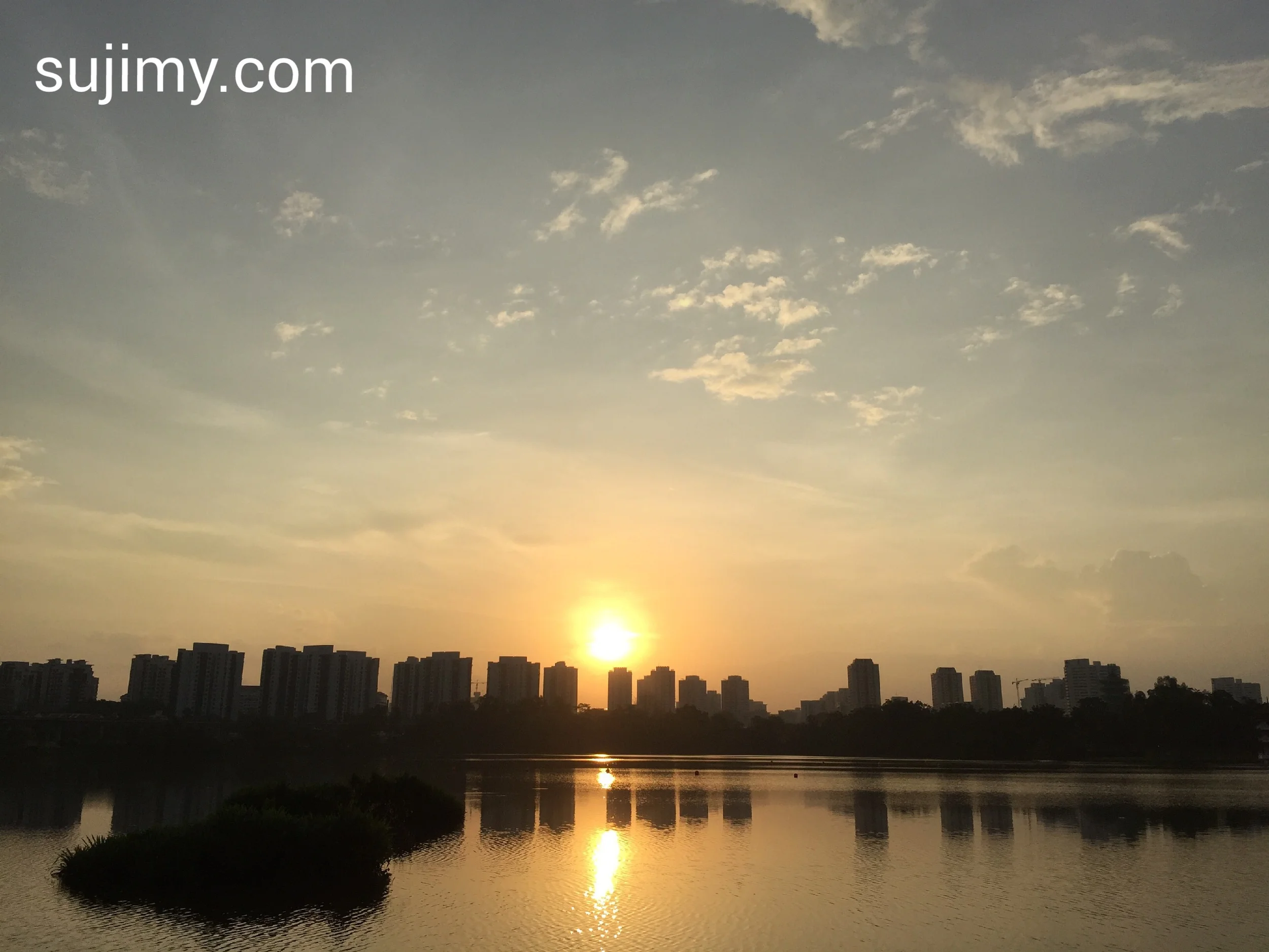 Sunrise at Jurong lake