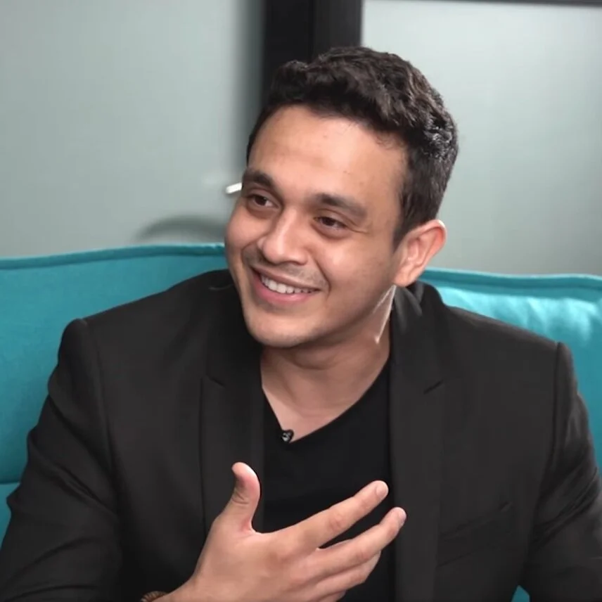 Erwin Bantu Mereka Yang Berhutang