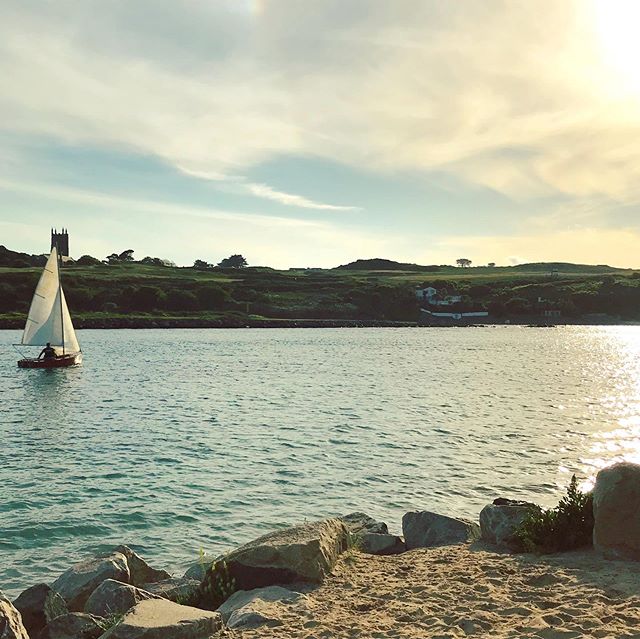No Surf! No Problem! Having a blast out on the latest edition to the #hayle fleet vintage 1960’s? #gp14
.
.
#evening #off #visitcornwall #learntosurf #paddleboarding #summeriscoming #eastquayhayle #surfschool #sunset #sailing #sunsetsessions #surfclub #wavesarecoming #picoftheday #lovecornwall #coast #outdoors #outdoorslife