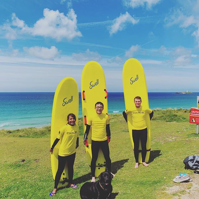 Fantastic conditions for this mornings lesson with these great people - photo bomb Heff 😂🐾
.
.
.
#surfinglessons #surfing #group #lesson #cornwall #beach #visitcornwall #lovecornwall #learntosurf #surf #surfschool #hayle #haylebeach #gwithianbeach #surflesson #kernow #outdoors #travel #holidays #trip #surflife #summer #sun