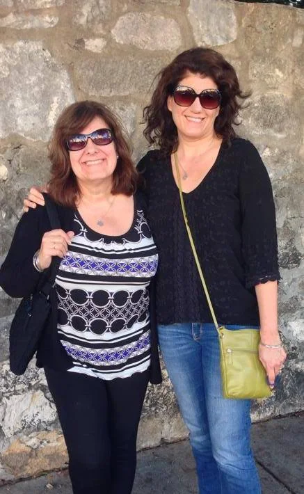 L: Laurie R: Laura