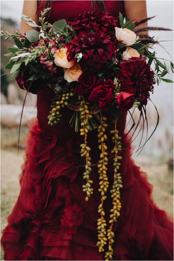 IMAGE BY EVYNN LEVALLEY . EVENT DESIGN: TWO ROADS EVENT CO . FLORALS BY BURST + BLOOM . GOWN VERA WANG .