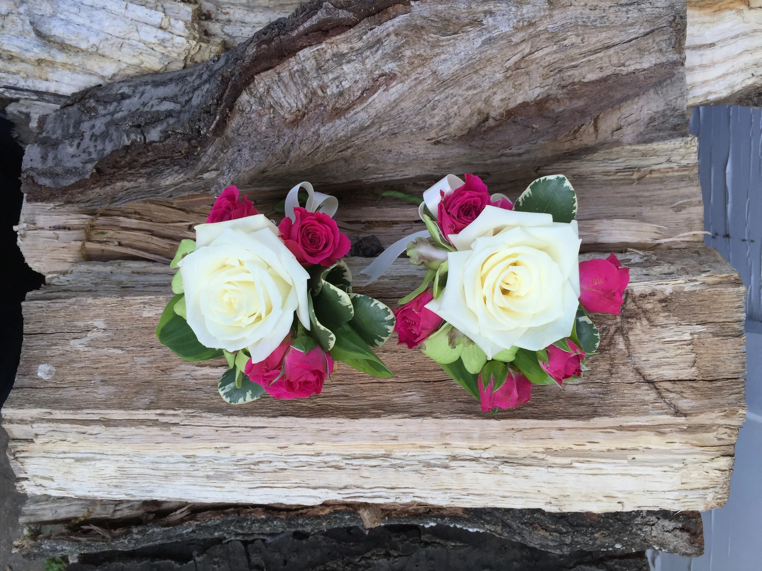 Rose, spray roses, variegated pittosporum