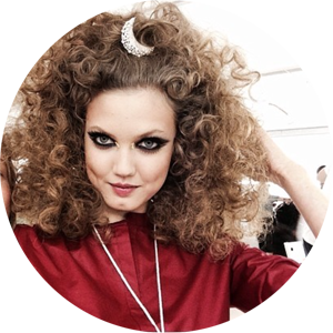 15-Lindseywixon's perrct selfie.png