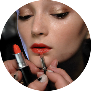 Sumo Knots and 5 different lipsticks for Carolina Herrera SS2015