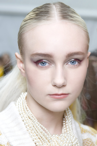 2014-15 Fall-Winter Ready-to-Wear, CHANEL Show Backstage, Makeup CHANEL, photographer Vincent LAPPARTIENT. 
