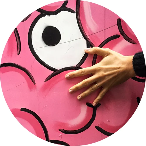 Pretty in pink with Chanel Le Vernis in Beige Rose