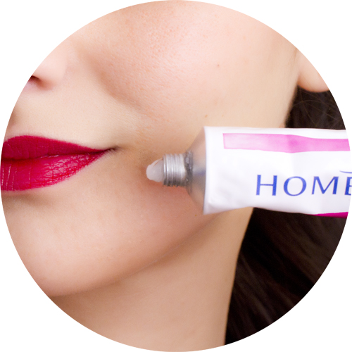 Red is for Christmas: how to preserve your lipstick throughout the celebrations