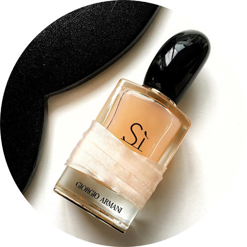 Armani's new Sì Rose Signature Eau de Parfum: the timeless beauty of the roses