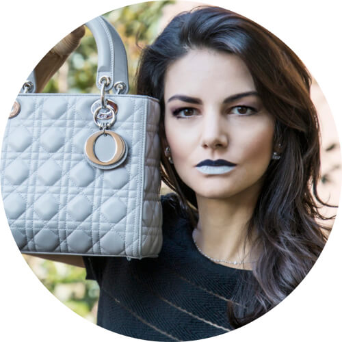 Rouge Dior Extreme Matte Shades: upper lip painted in dark blue (Visionary Matte) and the bottom one in the cold gray (Gris Montaigne)