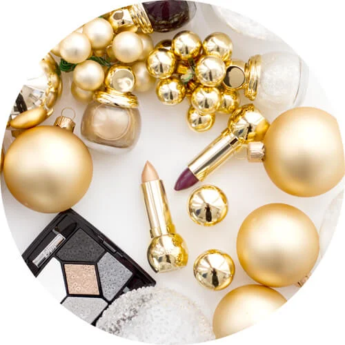 dior splendor christmas 2016 makeup collection - 5 Couleurs Splendor Smoky Sequins - Diorific Vernis in Golden, Nova and Cosmic - Diorific Lipstick in golden and splendor