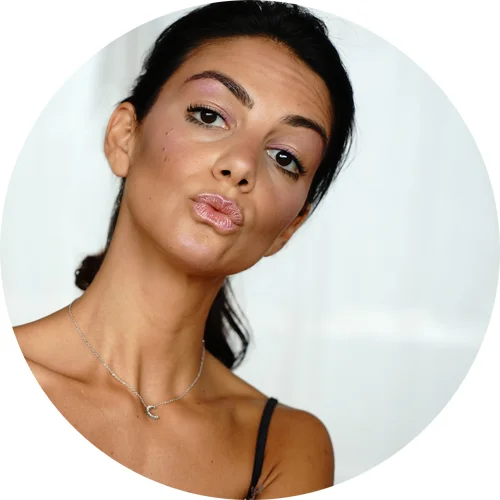 An elegant take on purple highlighter and the holographic makeup