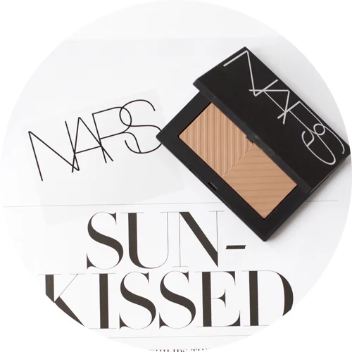 The bronzer that let your skin bear with fall