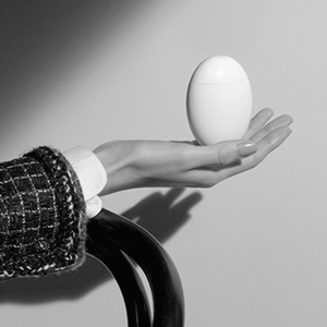 CHANEL---LA-CREME-MAIN---GIF-1.gif