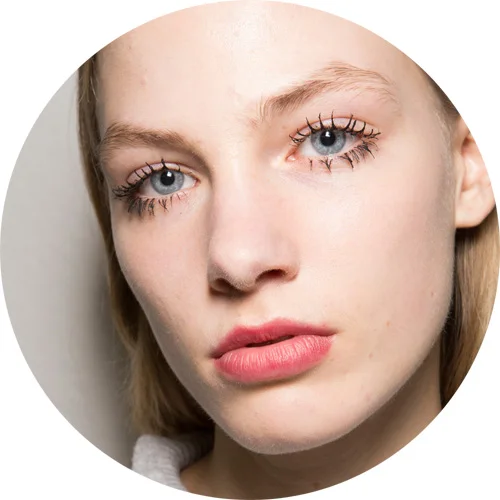Fall-Winter 2017 make-up trends: Back To Lashes