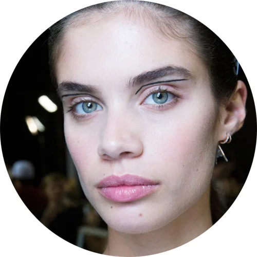 thierry mugler- autumn-winter-2017-makeup-trends.jpg