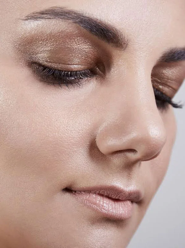 From Backstage to Beauty Case Grazia. it the metallic eyes trend - trend trucco metallico
