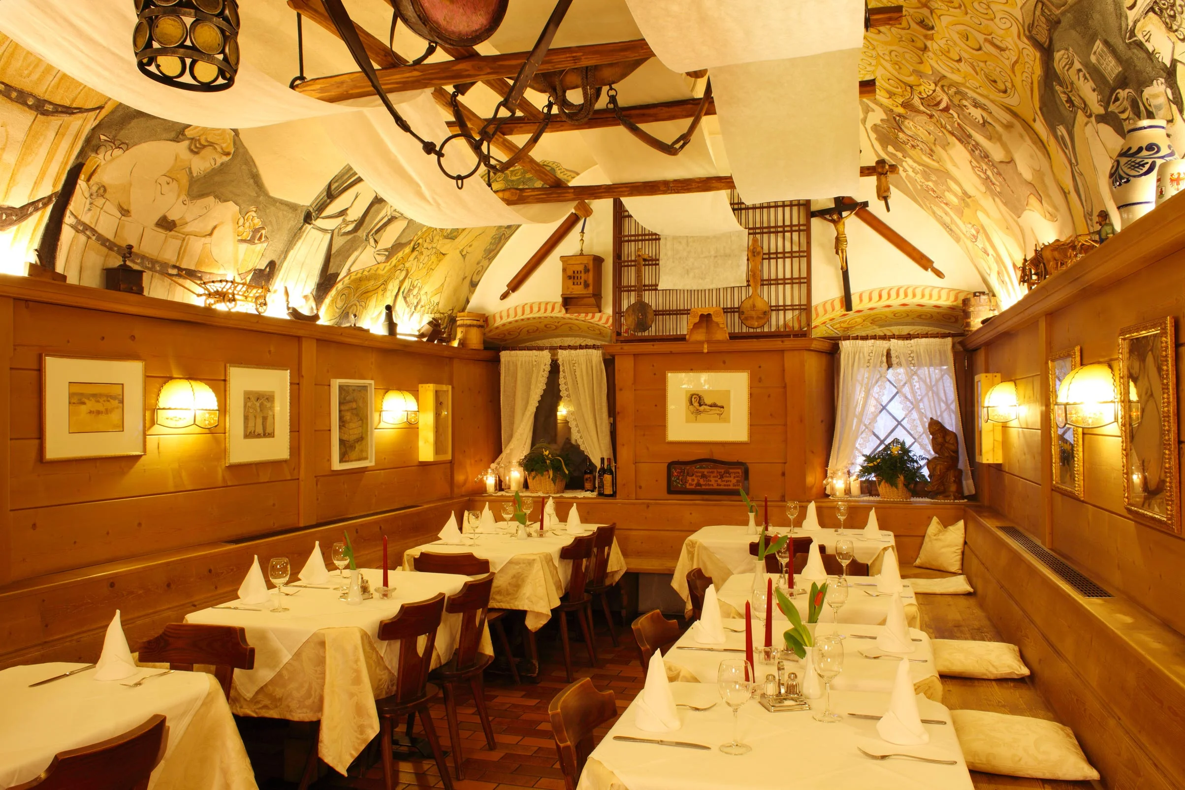 Ristorante trattoria Laubenkeller Merano - Interno sala da pranzo
