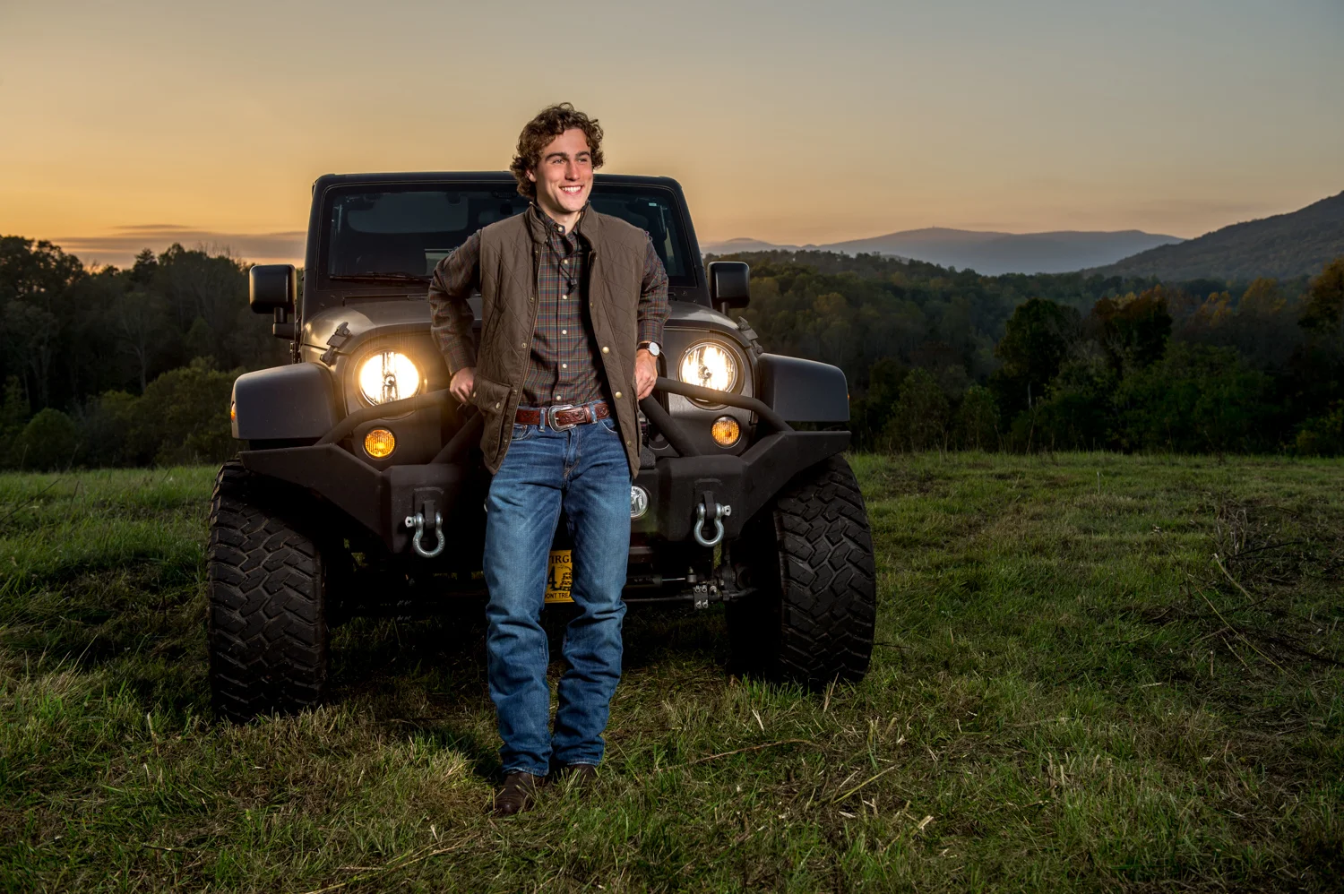 Senior_Photographer_Jeep_Lynchburg_VA_Alison_Creasy