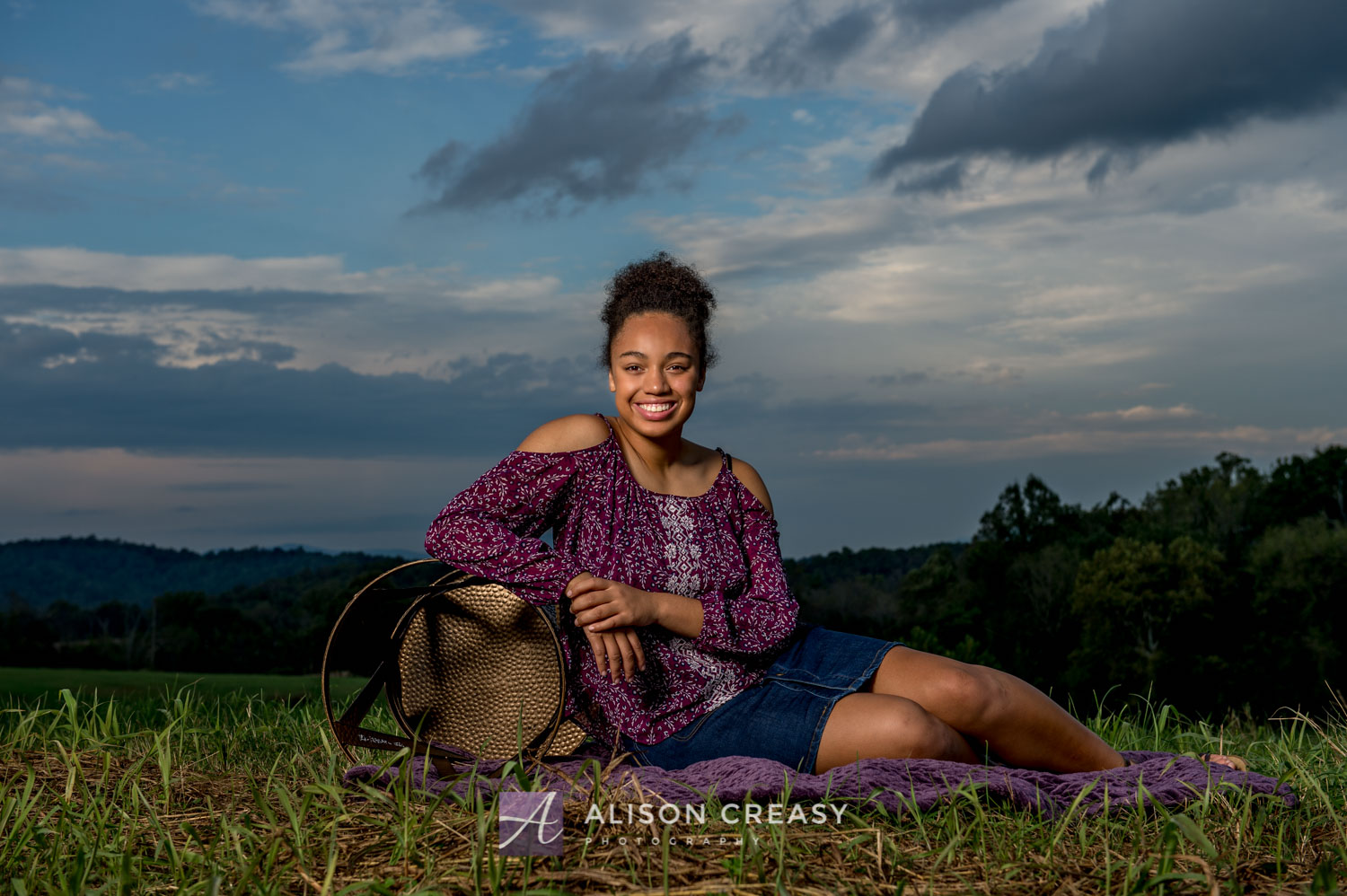 Scenic_outdoor_volleyball_senior_portraits_lynchburg_VA_alison_creasy_photographer--2.jpg